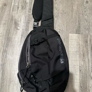 Patagonia 8L sling bag